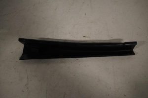 17818451 – 8W08682034PK – A-stijl Afdekkap links