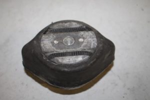 17818681 – 3B0399151 – Versnellingsbak Steun