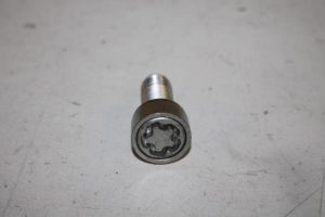 17819773 – 4F0698139C – Radmutter