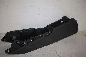 17810957 – 8W1863241B6PS – Middenconsoles