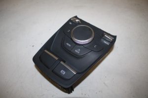 17820909 – 81C919614A – Regeleinheit Multi Media