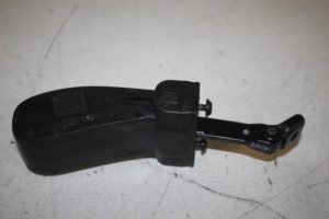 17815549 – 4M0839249 – Deurvanger 4Deurs links-achter