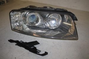 17819382 – 4E0941004M – Koplamp rechts