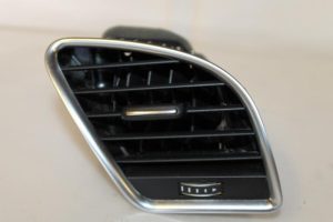 17792896 – 8T1820902GWVF – Luftgitter Armaturenbrett