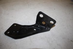17821630 – 4M0121233DA – Support (miscellaneous)