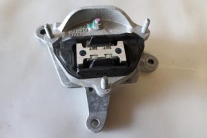 17793144 – 8K0399115BS – Gearbox mount
