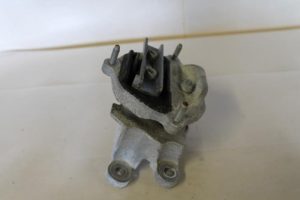 17792112 – 8K0399115T – Gearbox mount