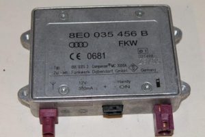 17787989 – 8E0035456B – Radioverstärker