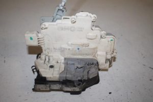 17806657 – 8J2837015A – Türschlossmechanik 4-türig links vorne