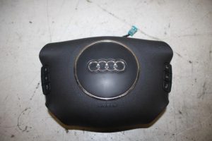 17817133 – 8P0880201F6PS – Airbag links (Stuur)