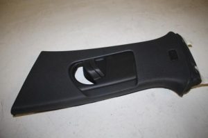 17818431 – 8W0867243CRV8 – Säule Mitte links