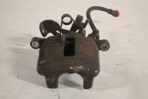 17825980 – 8E0615424D – Remklauw (Tang) rechts-achter