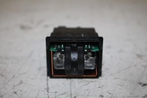 17816240 – 8E09635635PR – Sitzheizung Schalter