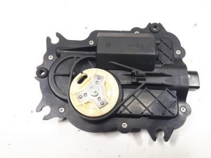 20212375 – 4E0837059 – Motor for power front door closer, right