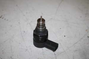 17830280 – 057130764C – Fuel pressure regulator