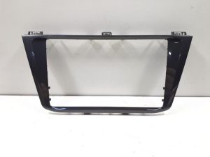 22117379 – 5NN858069BWQD – Dashboard decoration strip