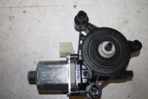 17822399 – 8W0959811 – Door window motor