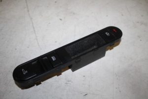 17824621 – 8N7959557DB98 – Afdekplaat diversen