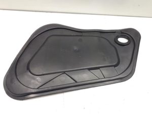 21235101 – 8T8837916 – Deurplaat 4Deurs rechts-voor