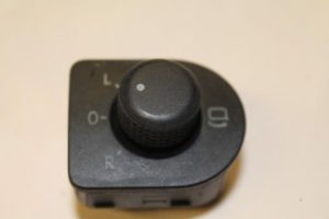 17786911 – 1J1959565C01C – Spiegel Schakelaar