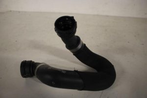 17820299 – 4M0122101L – Radiator hose