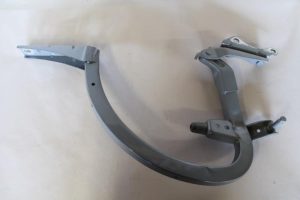 17791391 – 4G5827302B – Tailgate hinge