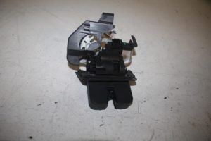 17810423 – 8R0827505 – Tailgate lock mechanism