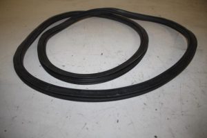 17832146 – 8K5833721E – Portierrubber 4Deurs rechts-achter