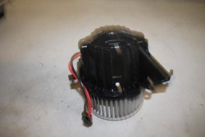 17830702 – 8T1820021 – Heizung Belüftungsmotor