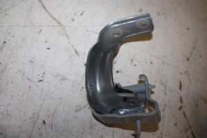 17816960 – 8R0827299A – Scharnier Achterklep