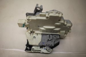 17801467 – 8J2837015A – Türschlossmechanik 4-türig links vorne