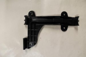 17786953 – 8A0807483 – Bumpersteun links-achter