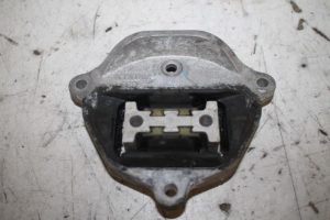 17817012 – 8K0399151CN – Gearbox mount