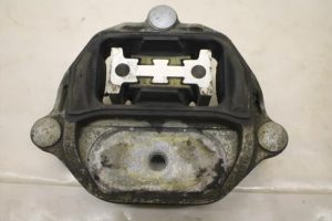 17798917 – 8K0399151CN – Gearbox mount