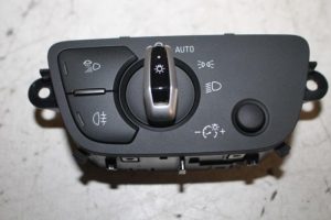 17813132 – 4M0941531AA5PR – Licht Schakelaar