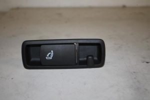 17821843 – 8P78856944PK – Achterbank slot