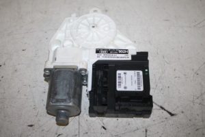 17811664 – 8P0959802H – Door window motor