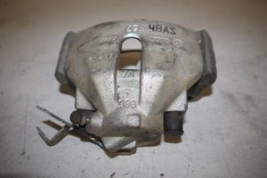 17806741 – 8E0615124A – Remklauw (Tang) rechts-voor