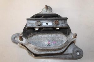 17793627 – 8K0399115BK – Gearbox mount