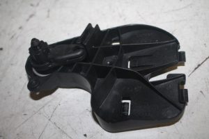 17807696 – 8R182363301C – Steun (diversen)