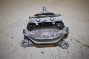 17813905 – 8K0399115T – Gearbox mount
