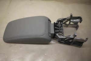 17798577 – 8V0864283BC5 – Stütze (sonstige)