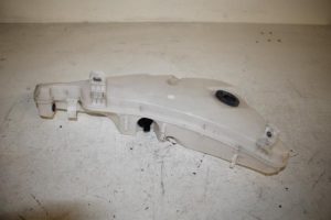 17806062 – 4G8955451D – Ruitensproeiertank voor