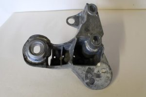 17790898 – 8E0199351H – Motorsteun