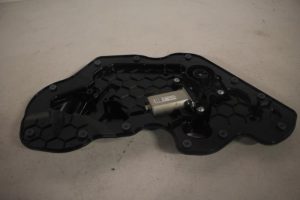 17804030 – 4H0839915 – Deurplaat 4Deurs links-achter