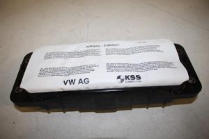 17820660 – 8V0880204E – Right airbag (dashboard)
