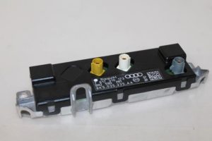 17791677 – 8K5035225AA – Antenne Versterker