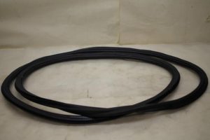 17798925 – 4H0831721F – Portierrubber 4Deurs links-voor