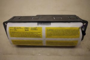 17796262 – 8P0880202 – Airbag rechts (Armaturenbrett)