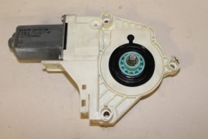 17788073 – 8K0959802 – Raammotor Portier